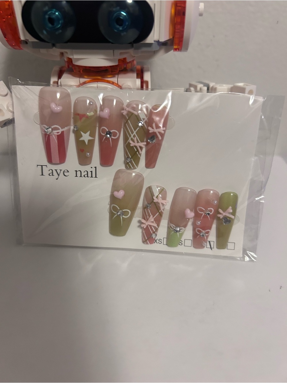 Taye Nail Pink & Green Press-On Nails with Bow and Heart Accents